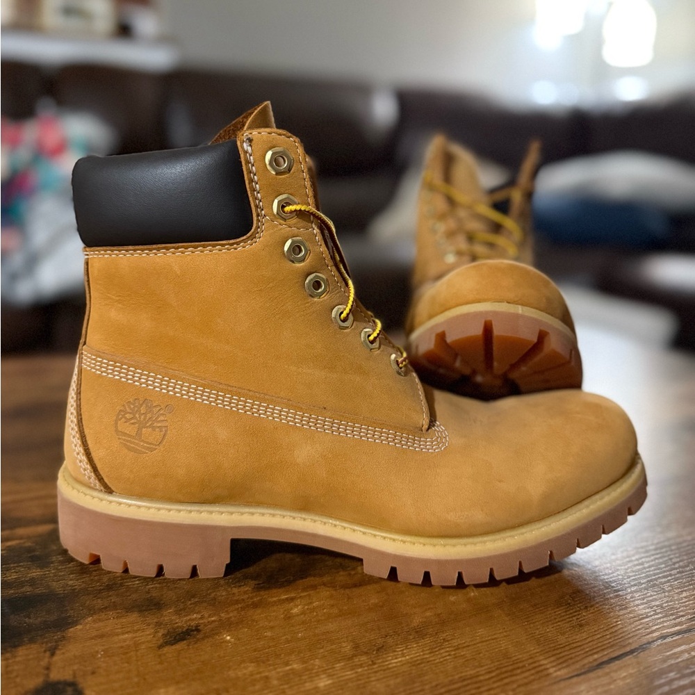 Timberland Tan Boots with Nubuck Leather and Rubber Sole
